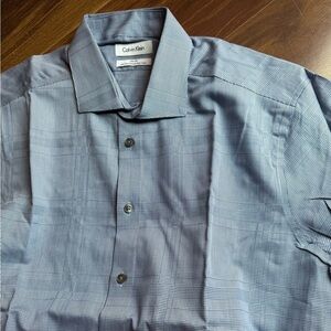 Calvin Klein Pinstripes Non Iron Button Down Dress Shirt Size 16 1/2 32-33